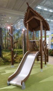 Flora kiipeilyteline messuolosuhteissa